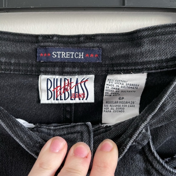 Vintage High Waisted Mom Jeans - Picture 3 of 3